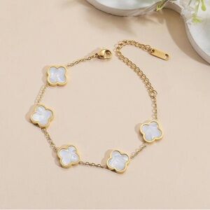 Elegant White and Gold clover Bracelet - Van Cleef style